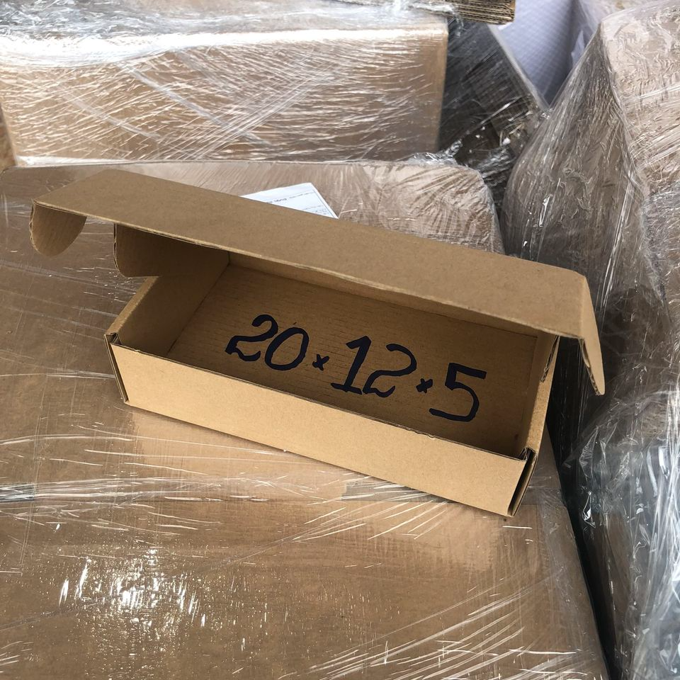 thung-hop-carton-nap-gai-dong-hang-35x25x5-cm
