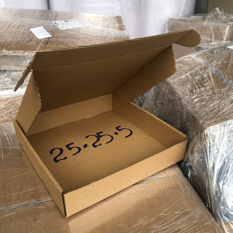 thung-hop-carton-nap-gai-dong-hang-35x25x5-cm