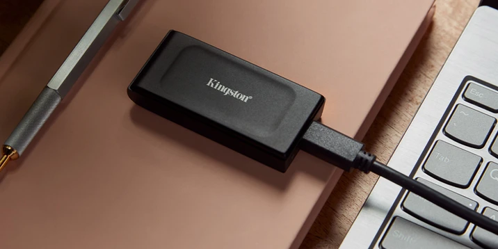 o-cung-di-dong-ssd-kingston-xs1000-usb-32-gen-2-1tb-den