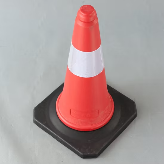 coc-tieu-giao-thong-duong-bo-bang-nhua-pe-de-cao-su-den-duong-kinh-500mm